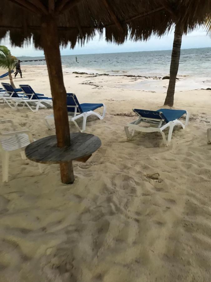 Front Beach Private Room With Shared Bathroom Канкун Экстерьер фото