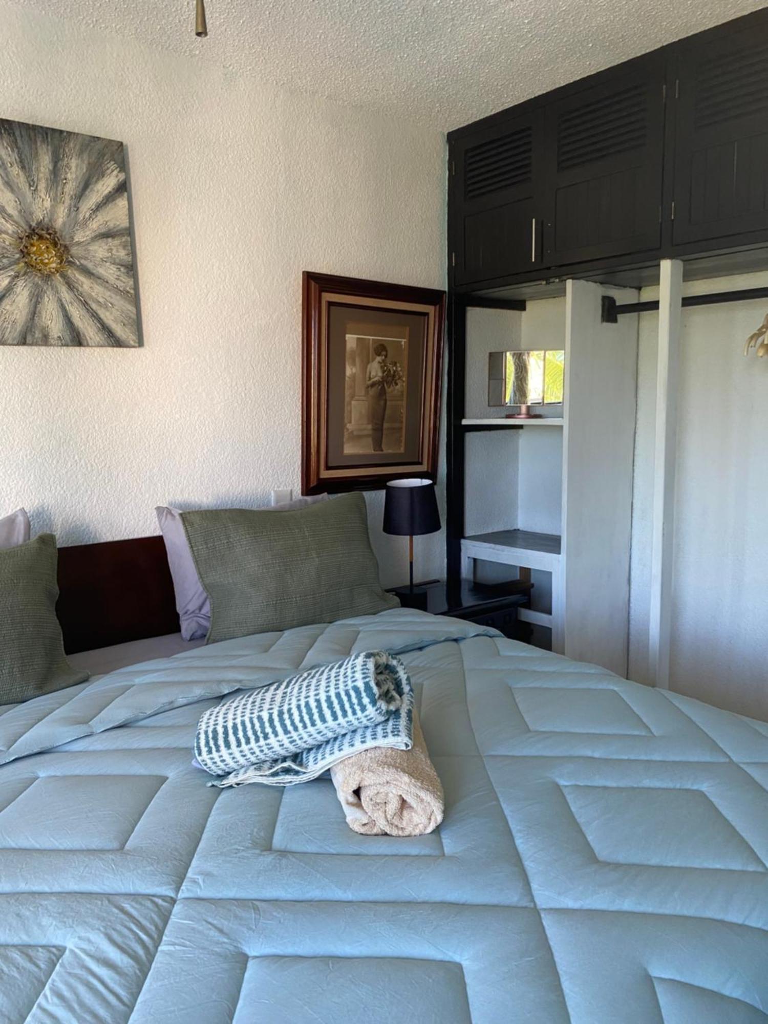 Front Beach Private Room With Shared Bathroom Канкун Экстерьер фото